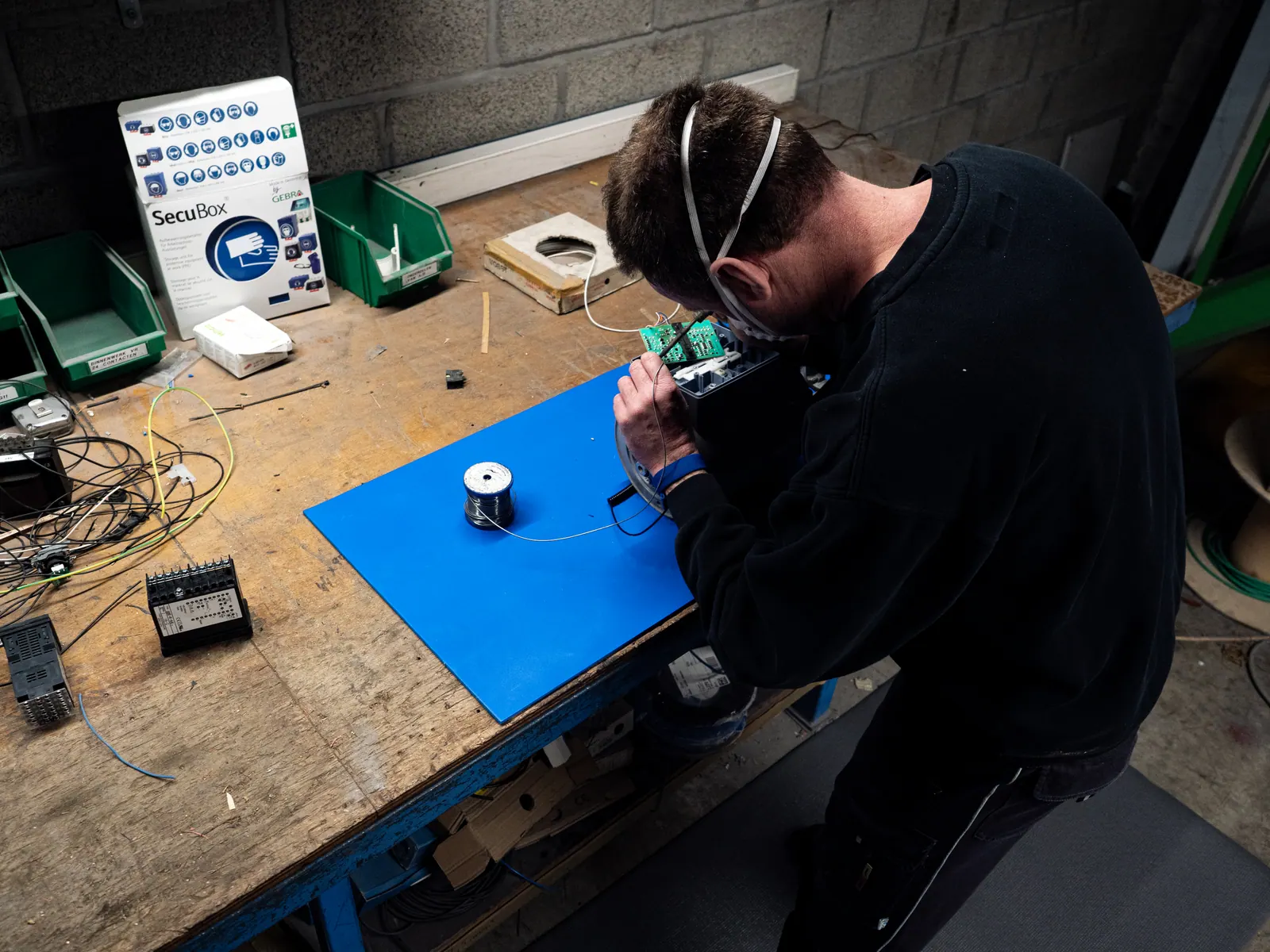 M3 ESD bench mat in a technical room