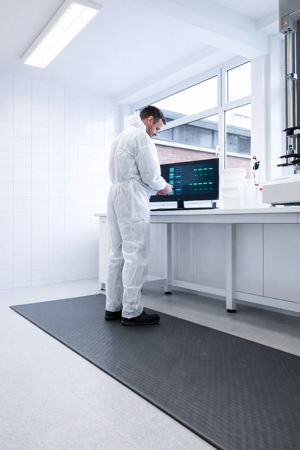 Maximum Matting M4 Series ESD anti-fatigue floor mat in a laboratory